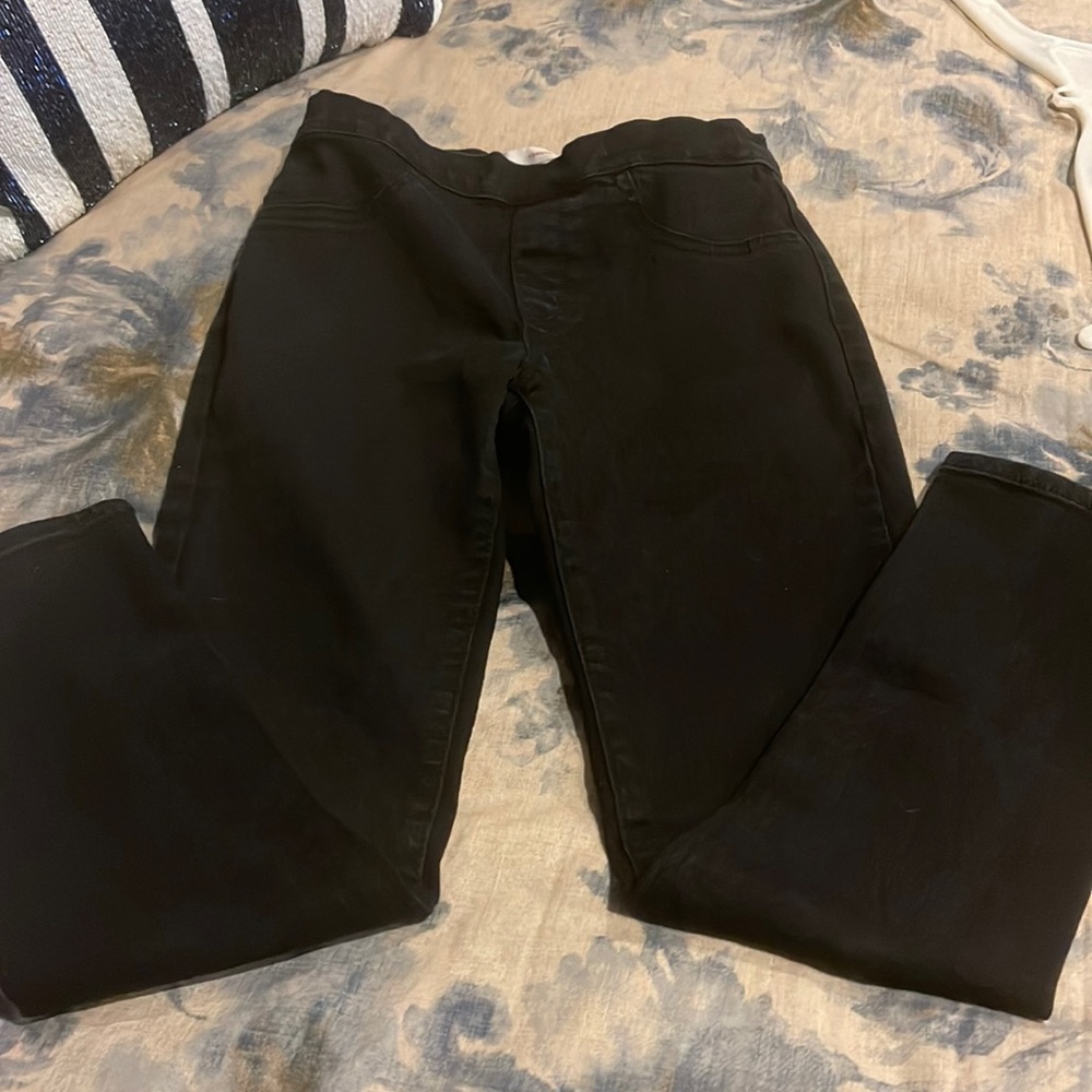 Girls levis leggings. Black like new. Size 12 reg